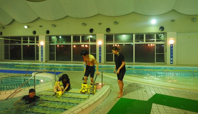 タイルの目地に足を引っ掛けないように、気を付けてくださいね。
