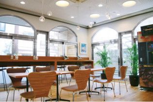 食事や会話を満喫！ フィットネステラス