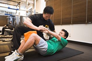 身体機能を目覚めさせ、より効果を最大限に引き出す徒手トレーニング!