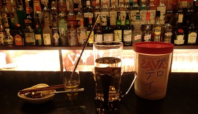 ウィスキー（竹鶴）＆シナモンスティック＆ケローブ＆はちみつ

