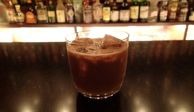 チョコレートリキュール＆牛乳＆コーヒー＆ココナッツシロップ

