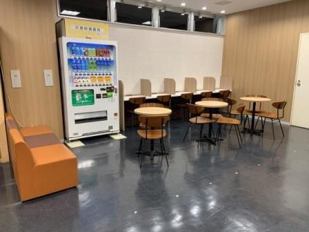ラウンジ