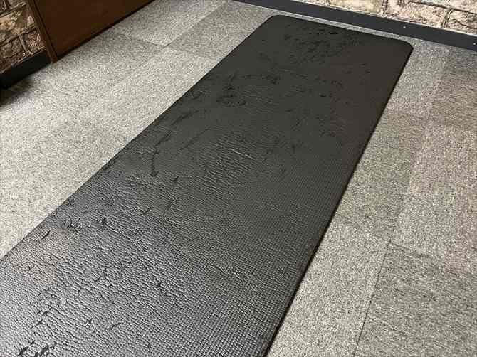 Private Box Fit(プライベートボックスフィット)秋葉原・神田店::ストレッチなど、床を使ったエクササイズに便利なマットもあります。