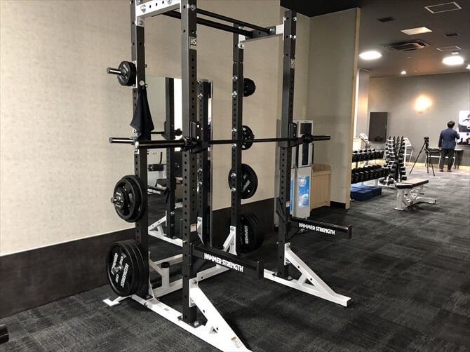 東急スポーツオアシス上大岡::もちろんフリーウェイトエリアも完備。