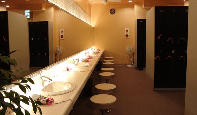 清潔なパウダールーム