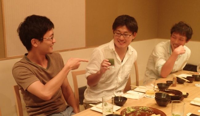 「あ、思ってたよりうまいっすね。」
「案外美味しいですよね！」

