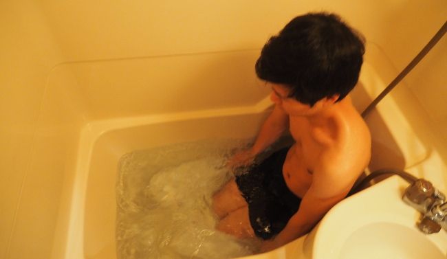 手前に引っ張る！ 
「おお…！いい負荷だ…！」
