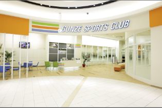 イオンモール橿原内に立地