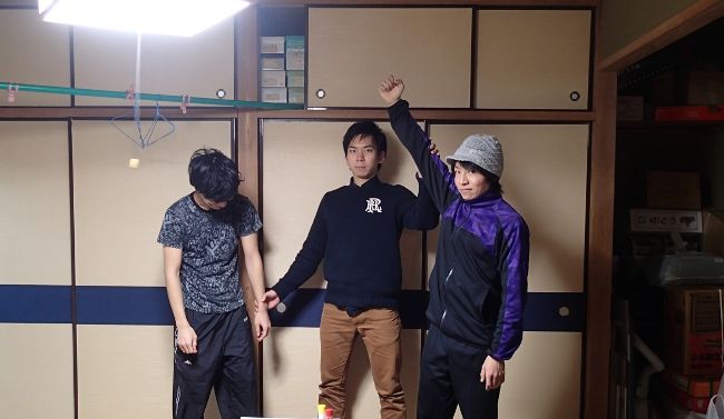 独断と偏見により勝者が決まります。
負けると以降の筋トレマスでおこなう筋トレがプラス１されます。
