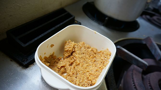 味噌も大豆から育てた手作りです