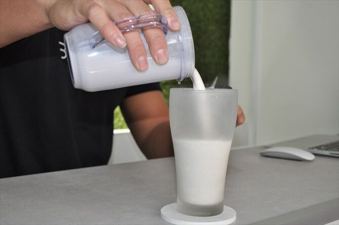 BEYOND(ビヨンド)ジム 川崎店::トレーニング後にはキンキンに冷えたグラスで、プロテインドリンクを提供。