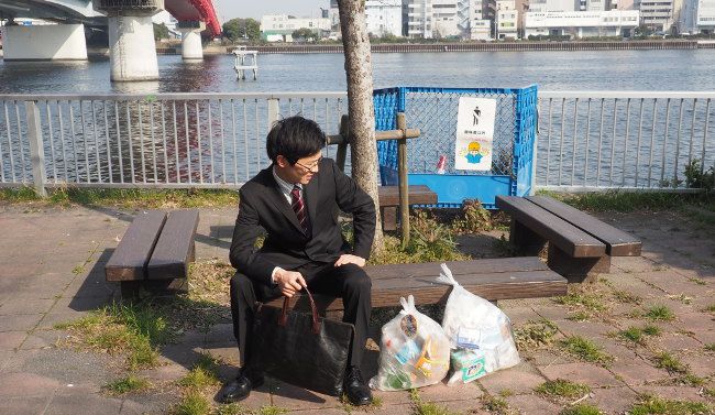 会社にごみ持っていくわけにもいかないしな…どうしよう