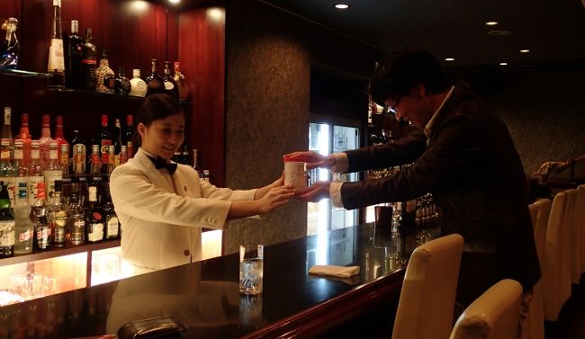 「このプロテインをおいしくしてください！ 」
「プロテイン…？かしこまりました。」

