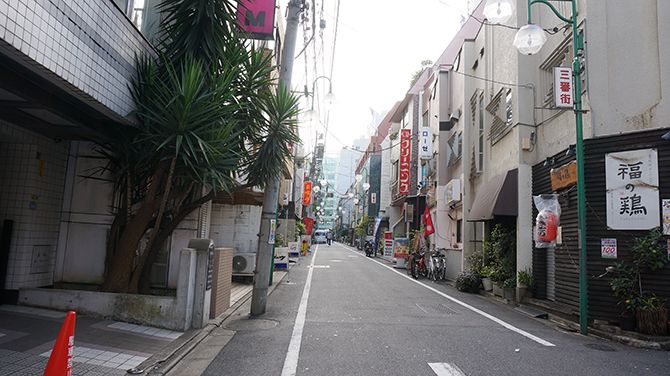 ということです、繁華街を離れ商店街にやってきました