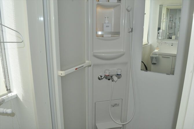 BEYOND(ビヨンド)ジム 川崎店::シャワールームも完備されているので、運動後にさっぱりと汗を流して帰れます。