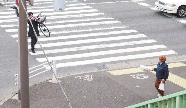 「お兄ちゃん鍵なくしちゃったの？」 「いえ、好きでかついでます！」
 「気を付けてね」 「ありがとうございます！」
