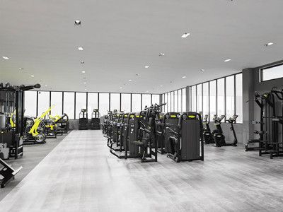 24時間使い放題のおしゃれなフィットネスジム