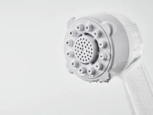 トレーニング後も、更に美しくなれる環境も完備／シャワールーム