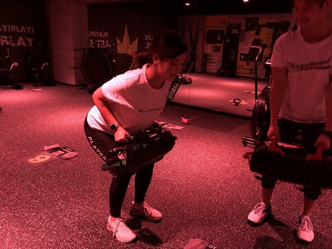 PLAYGROUND	GINZA::ひとつのトレーニングを全力で1分間。次から次へと内容が変わり、インターバルも20秒しかないので、気を抜く暇もありません。