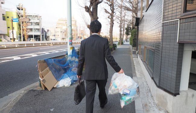 ごみ集積所に…