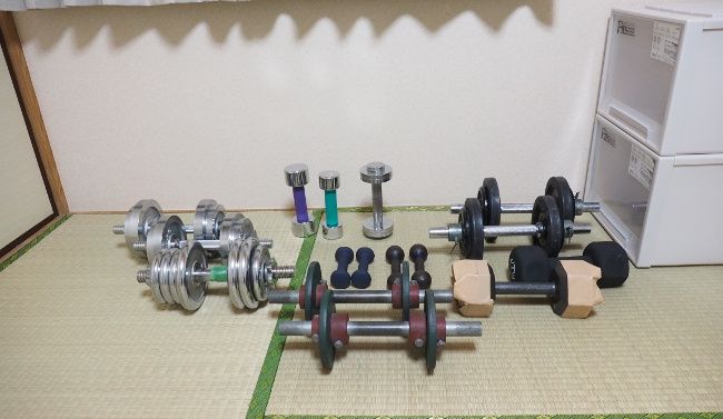 ５人から鉄アレイを１６本借りることができました。

