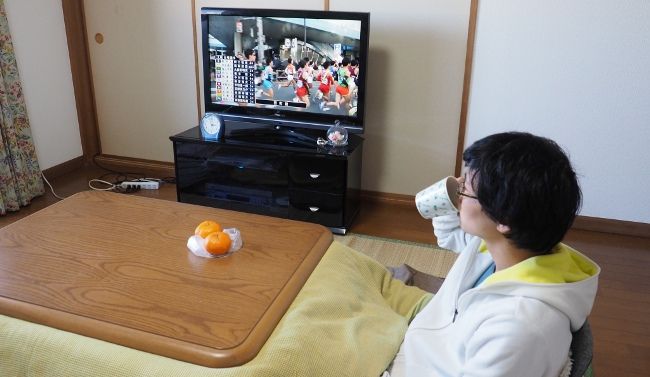 足を動かさずに走るねぇ…

