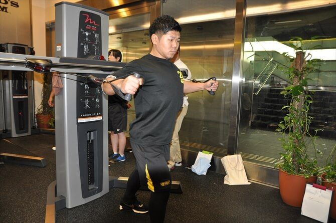 ライブアクシスは常に筋肉が力を抜かない状態を作りだせるので、高いトレーニング効率を実現。