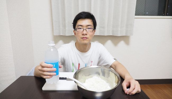 寿司の中身をスポーツ仕様にするため、寿司酢のかわりにスポーツドリンクでシャリをつくります。

