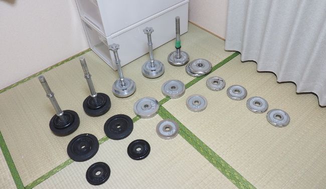 単純に重りとして駒にします。
７本の鉄アレイが１９個の駒になりました。

