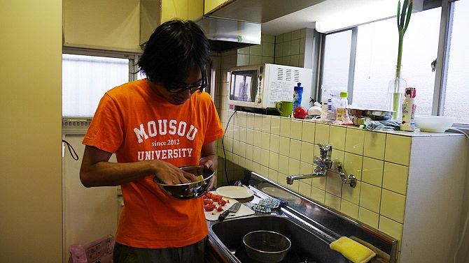 ということで、胡瓜とキャベツをもむ