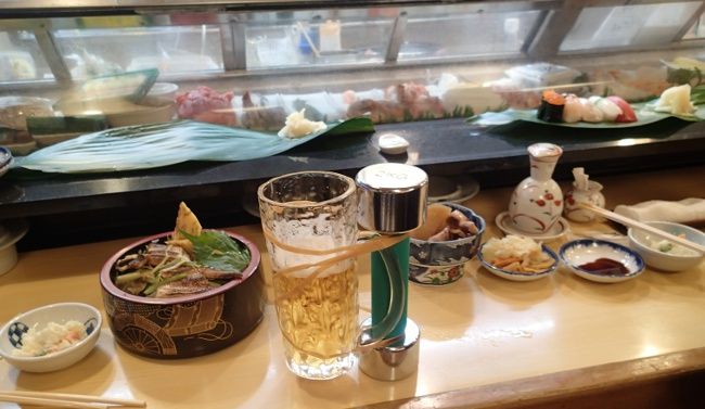 ジョッキを置くと倒れるのでは…
大丈夫です。自分のペースでエクササイズできます。

