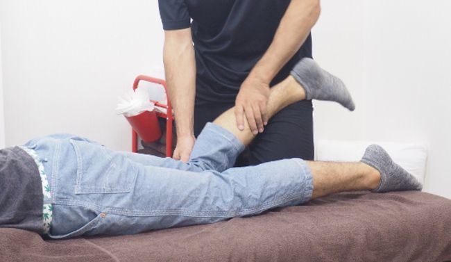 「手の平や指先などを使って筋肉を細かく震わせる手技で、緊張した筋肉の動きを改善する、神経の興奮を抑える、腹部では胃腸の機能を整えるなどの働きが期待できます。」
『さすが、スマホのバイブとは全然違いますね。気持ちよくて眠くなってきました。』

