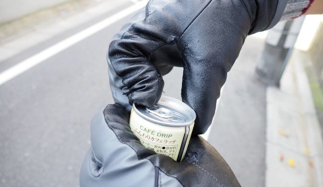 「うわぁ！あけられねぇ！」