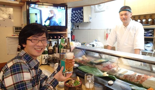 「若大将！このジョッキにお願いします！」
「すごいジョッキ持ってきましたね…」
「エクササイズしながら飲めるんですよ！」

