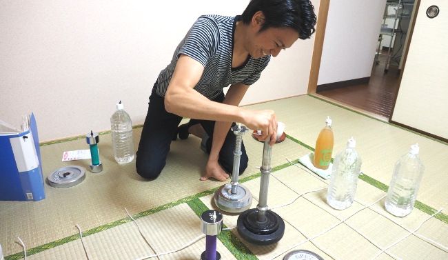 勝負という環境が生み出す底力か…5kgをつまんで動かすことに成功しました。
しかし、ここで蓄えたダメージは後々効いてくるはずです。

