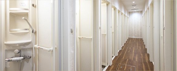 シャワールーム