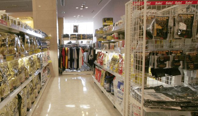 フィットネスに必要なものは全て揃うプロショップ