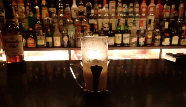 プロテインを入れると沈殿します。マドラーでしっかり混ぜて飲みましょう。

