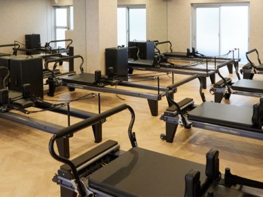 ピラティス専用マシン「リフォーマー」