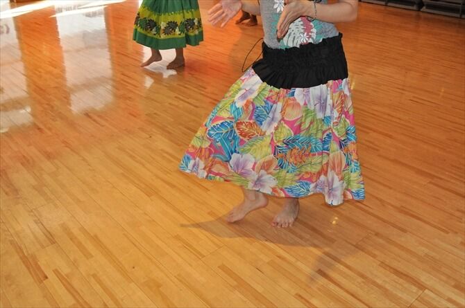 ゴールドジム 代々木上原東京::膝を曲げる動きが多く、自然と下半身のトレーニングにもなります。