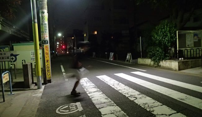 カロリー燃焼の定番、ジョギング。
時速22.5kmのマラソン選手並みだと、脅威のMETs23！
現実的には時速8kmで8.3。

