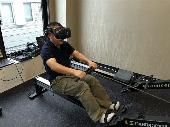 GRAM GYM::私も実際に体験させてもらいました。ジャングルの中を進むボート、下を見れば水面や透き通った川の水が、横を向くとカバやゾウが水しぶきを浴びせるなど、この上ない臨場感！