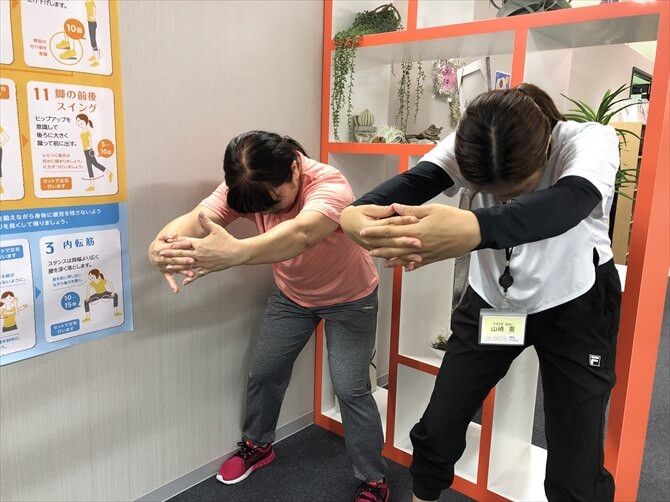 【非公開　2024/12/6】アルペンクイックフィットネスままともプラザ町田::ケガを予防し、脂肪燃焼の効率を高めるためにも、トレーニング前にストレッチ。