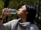 水を飲めば健康になる！　何かの代わりに水を飲もう！