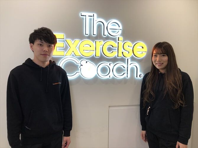 【パーソナルトレーニングジム】エクササイズコーチ銀座店::コーチは常に男女それぞれスタンバイ。気に入ったコーチと調整して予約をとることもできます。トレーニング自体はマシンが主導なので、どのコーチが担当しても一定のクオリティで提供されます。