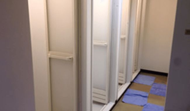 シャワーブース