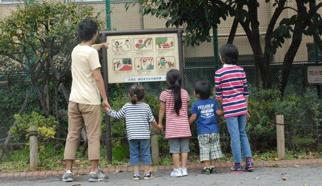 右から１０歳の姫１号、4歳の殿、６歳の姫２号、４歳の姫V３です。

