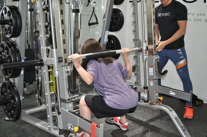 BEYOND(ビヨンド)ジム 川崎店::体験トレーニングといっても内容は実際に通う際に行うのと同じもの。筋肉が鍛えられている実感がしっかりと得られます。