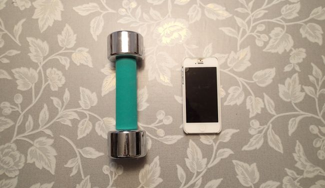 鉄アレイ×ケータイ